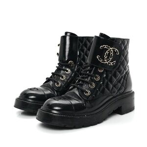 CHANEL Black Quilted Boots size 37